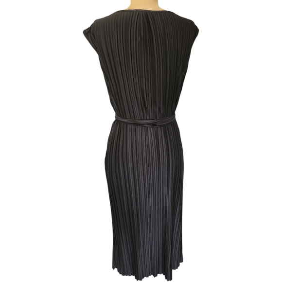 DKNY🔖NWT! Black Sleeveless Pleated Midi Dress - Size 10 - Picture 7 of 13